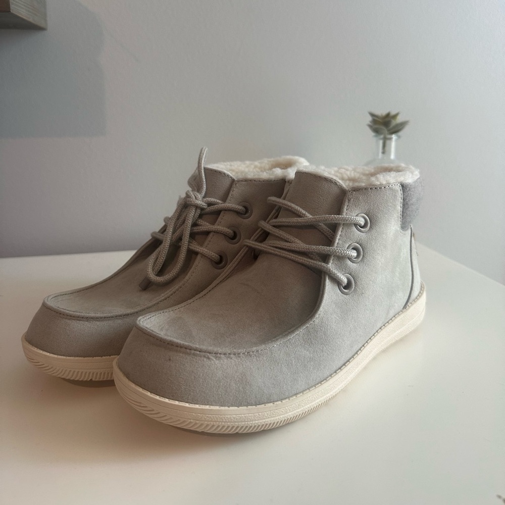 Grey boots